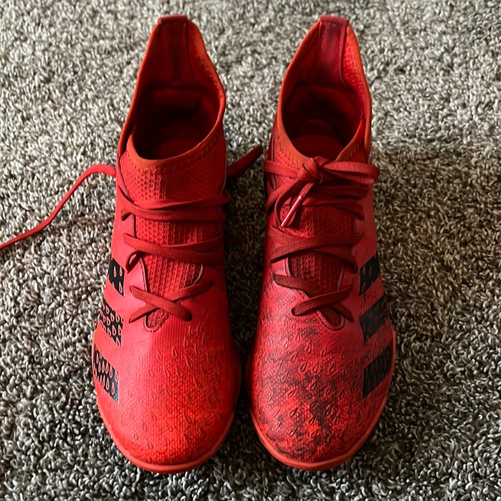Adidas Boys Predator Indoor Soccer Shoe